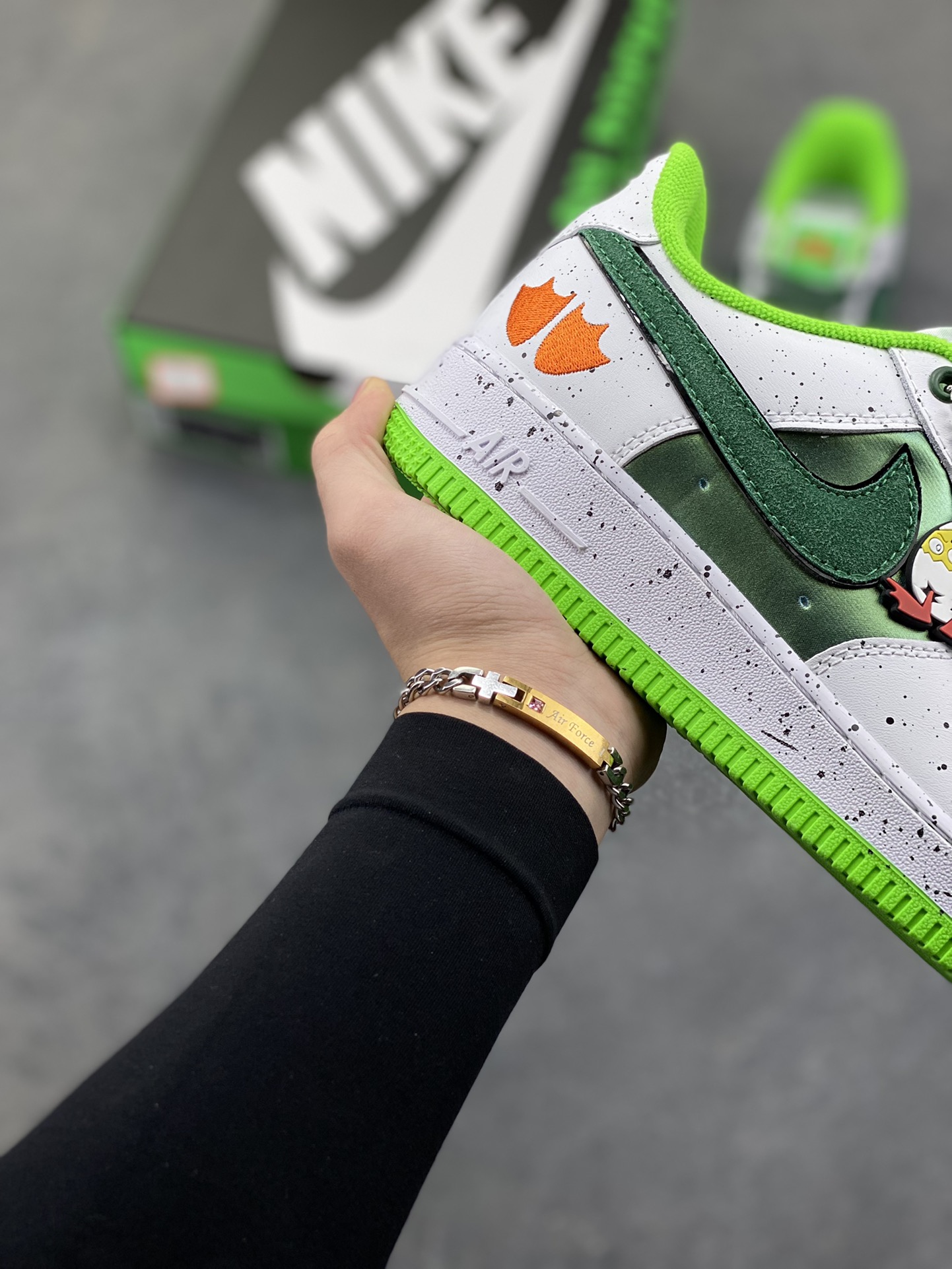 图片[6]-NIke Air Force 1 ‘07 Low 空军一号低帮 运动鞋 休闲鞋 折边针车 工艺难度大 原楦头原纸板 原装鞋盒 定制五金配件 内置全掌气垫 原厂鞋底 货号：IU7613-100 尺码：36 36.5 37.5 38 38.5 39 40 40.5 41 42 42.5 43 44 44.5 45-选品中心