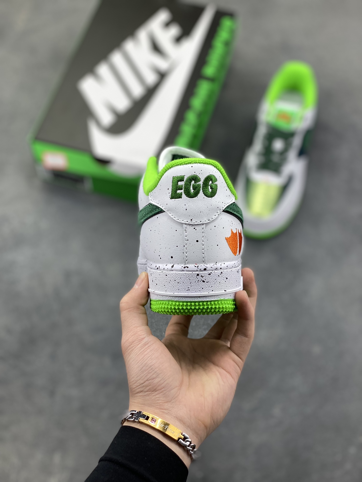 图片[4]-NIke Air Force 1 ‘07 Low 空军一号低帮 运动鞋 休闲鞋 折边针车 工艺难度大 原楦头原纸板 原装鞋盒 定制五金配件 内置全掌气垫 原厂鞋底 货号：IU7613-100 尺码：36 36.5 37.5 38 38.5 39 40 40.5 41 42 42.5 43 44 44.5 45-选品中心