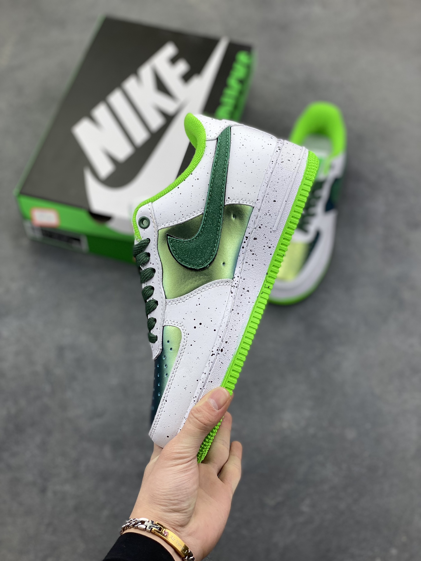 图片[3]-NIke Air Force 1 ‘07 Low 空军一号低帮 运动鞋 休闲鞋 折边针车 工艺难度大 原楦头原纸板 原装鞋盒 定制五金配件 内置全掌气垫 原厂鞋底 货号：IU7613-100 尺码：36 36.5 37.5 38 38.5 39 40 40.5 41 42 42.5 43 44 44.5 45-选品中心