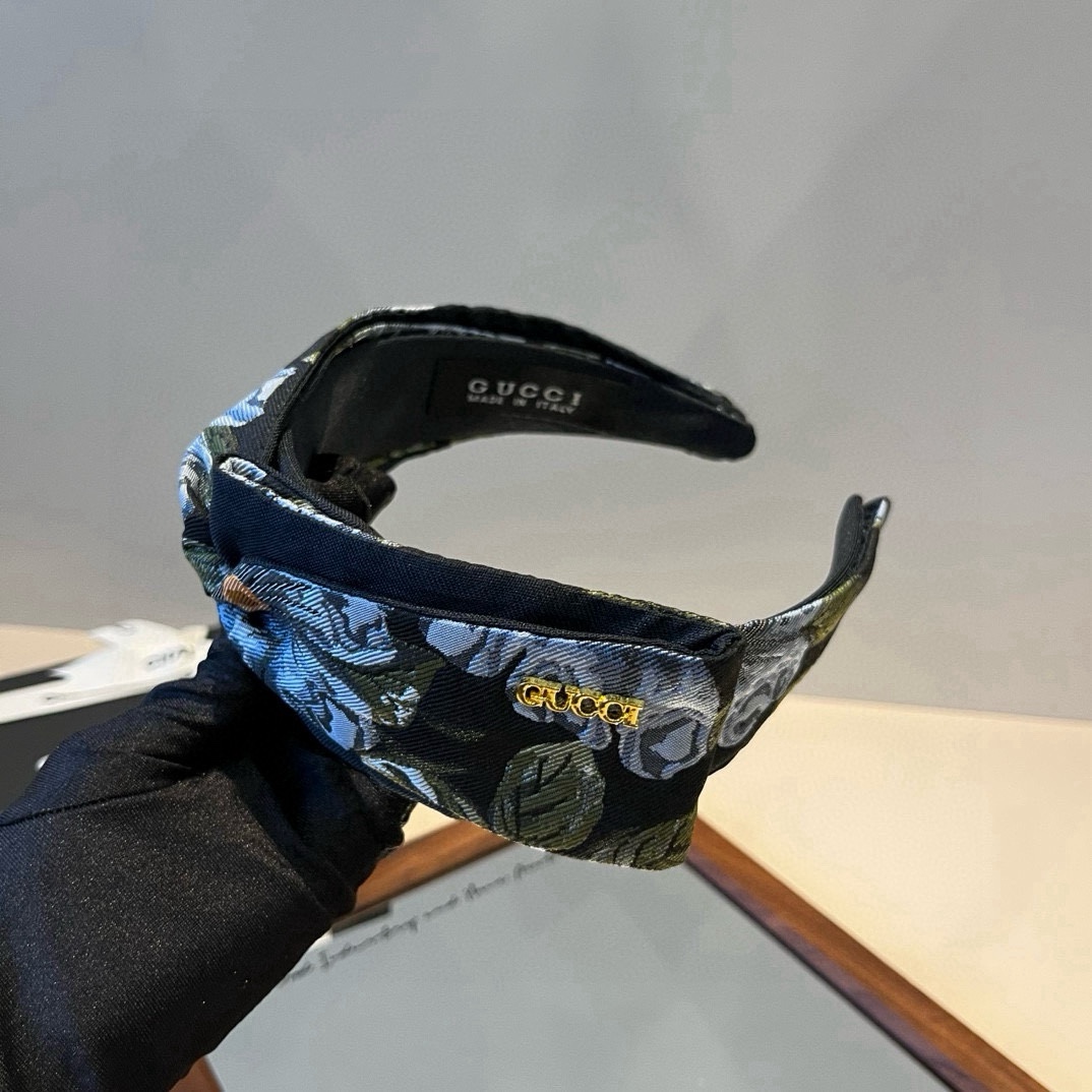 P65&yen;

Gucci古奇发箍