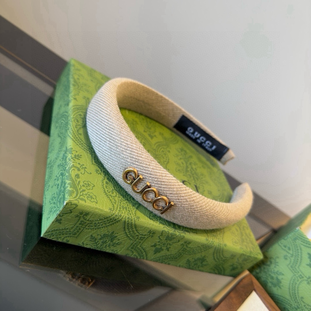 P60&yen;

 Gucci古奇发箍