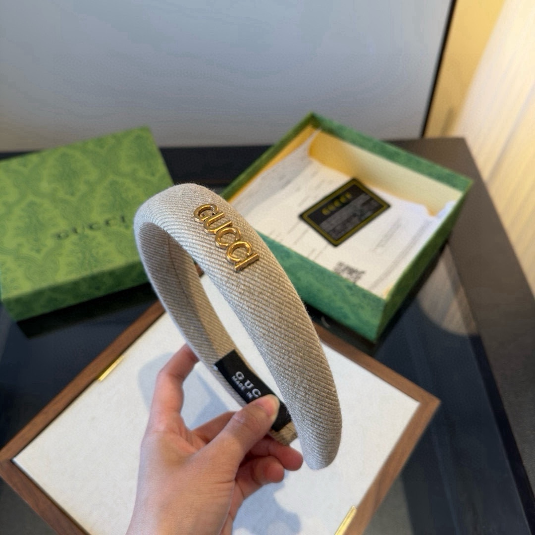 P60&yen;

 Gucci古奇发箍