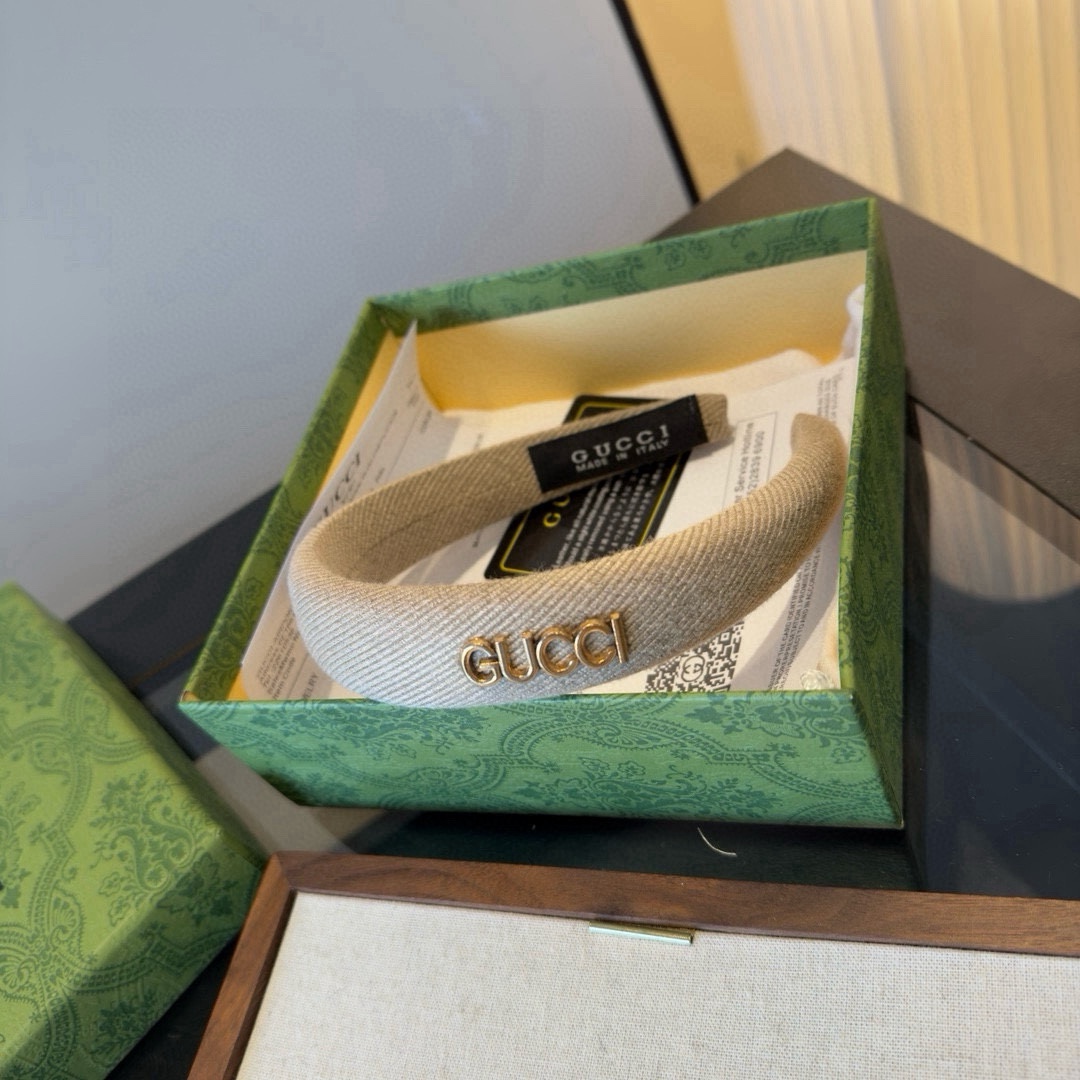 P60&yen;

 Gucci古奇发箍
