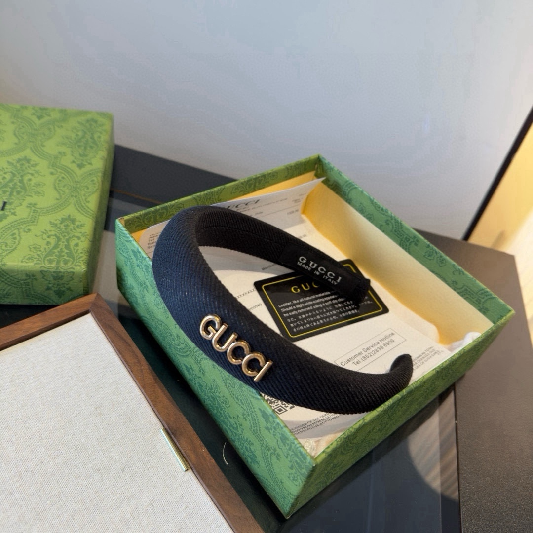 P60&yen;

 Gucci古奇发箍