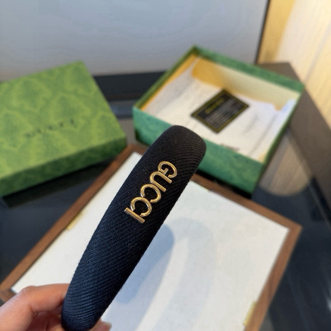 P60&yen;

 Gucci古奇发箍