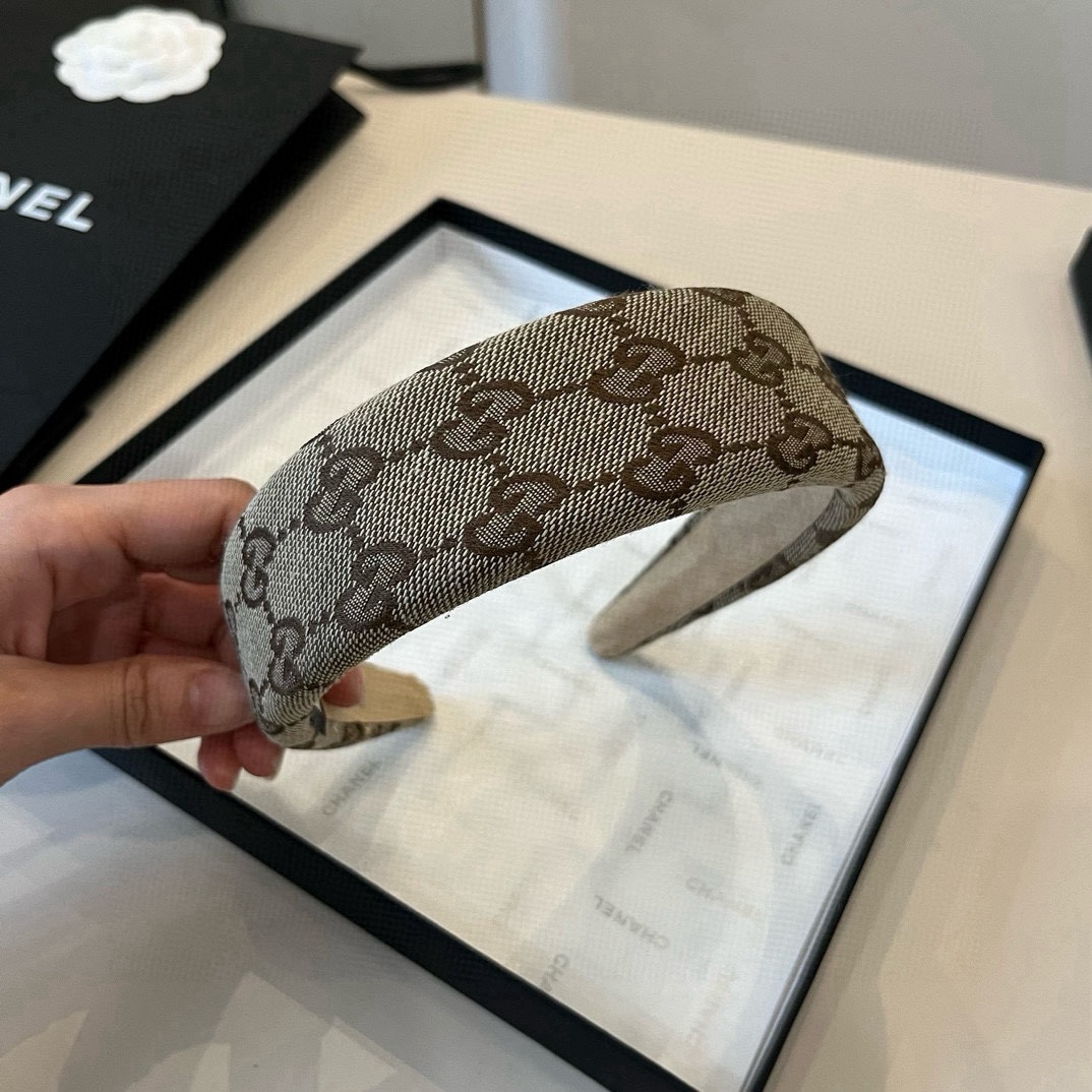 P60&yen;

 Gucci古奇发箍3cm