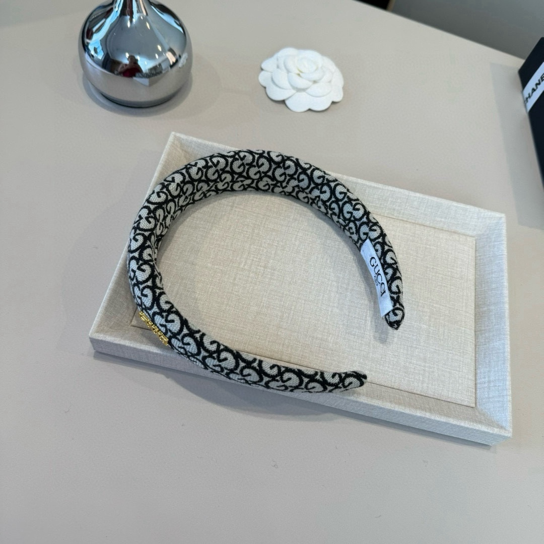 P60&yen;

Gucci古奇新款发箍