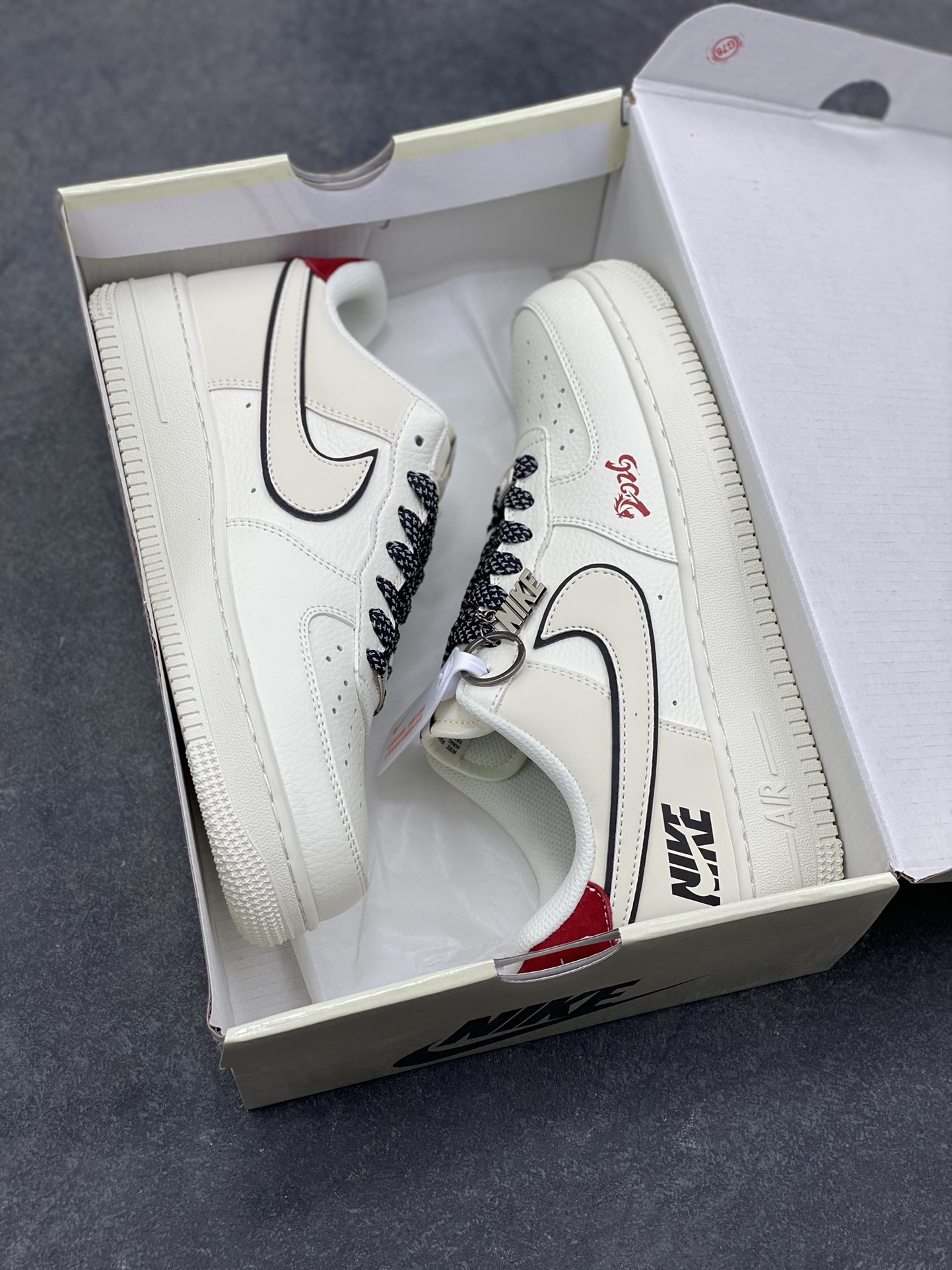 图片[9]-Nike Air Force 1 Low 马年限定 原楦头原纸板 打造纯正空军版型 专注外贸渠道 全掌内置蜂窝气垫 原盒配件 原厂中底钢印、拉帮完美 货号： CS5288-059 尺码： 36 36.5 37.5 38 38.5 39 40 40.5 41 42 42.5 43 44 45-选品中心