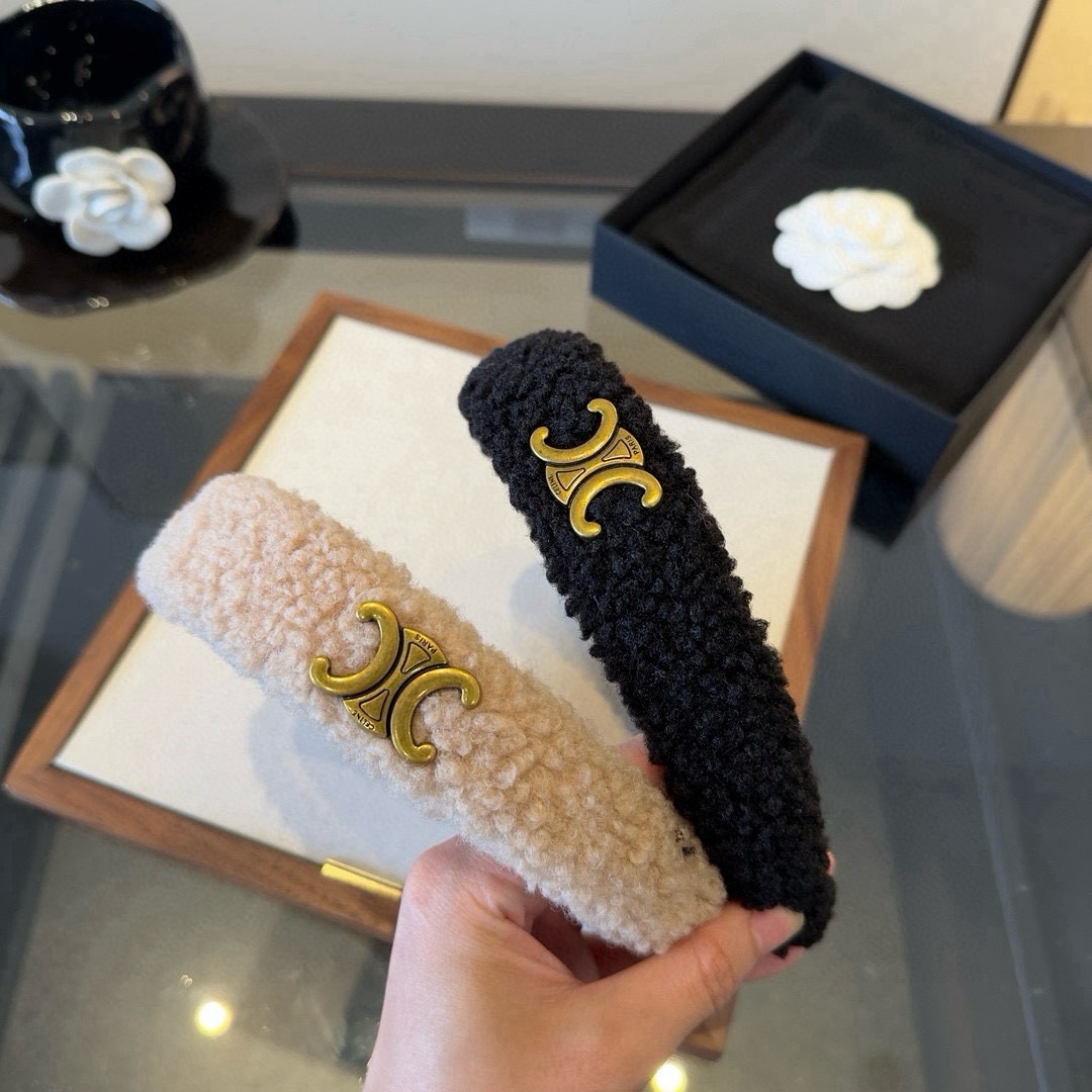 P60&yen;

Celine赛琳新款发箍