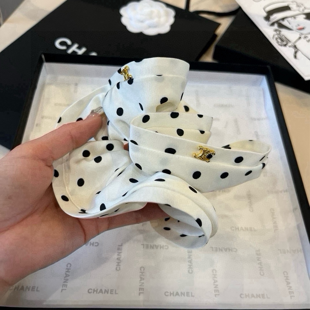 P60&yen;

Celine赛琳新款新款发圈