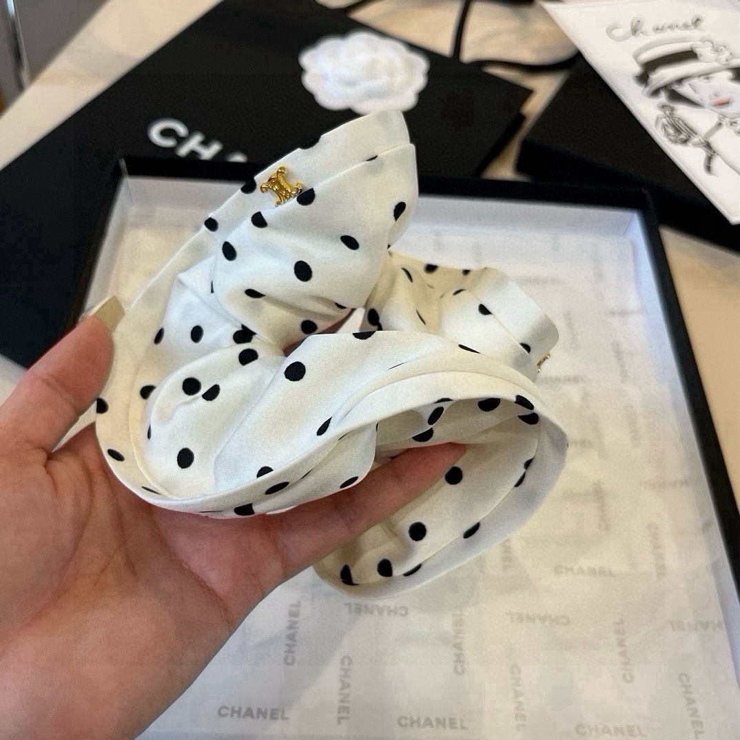 P60&yen;

Celine赛琳新款新款发圈