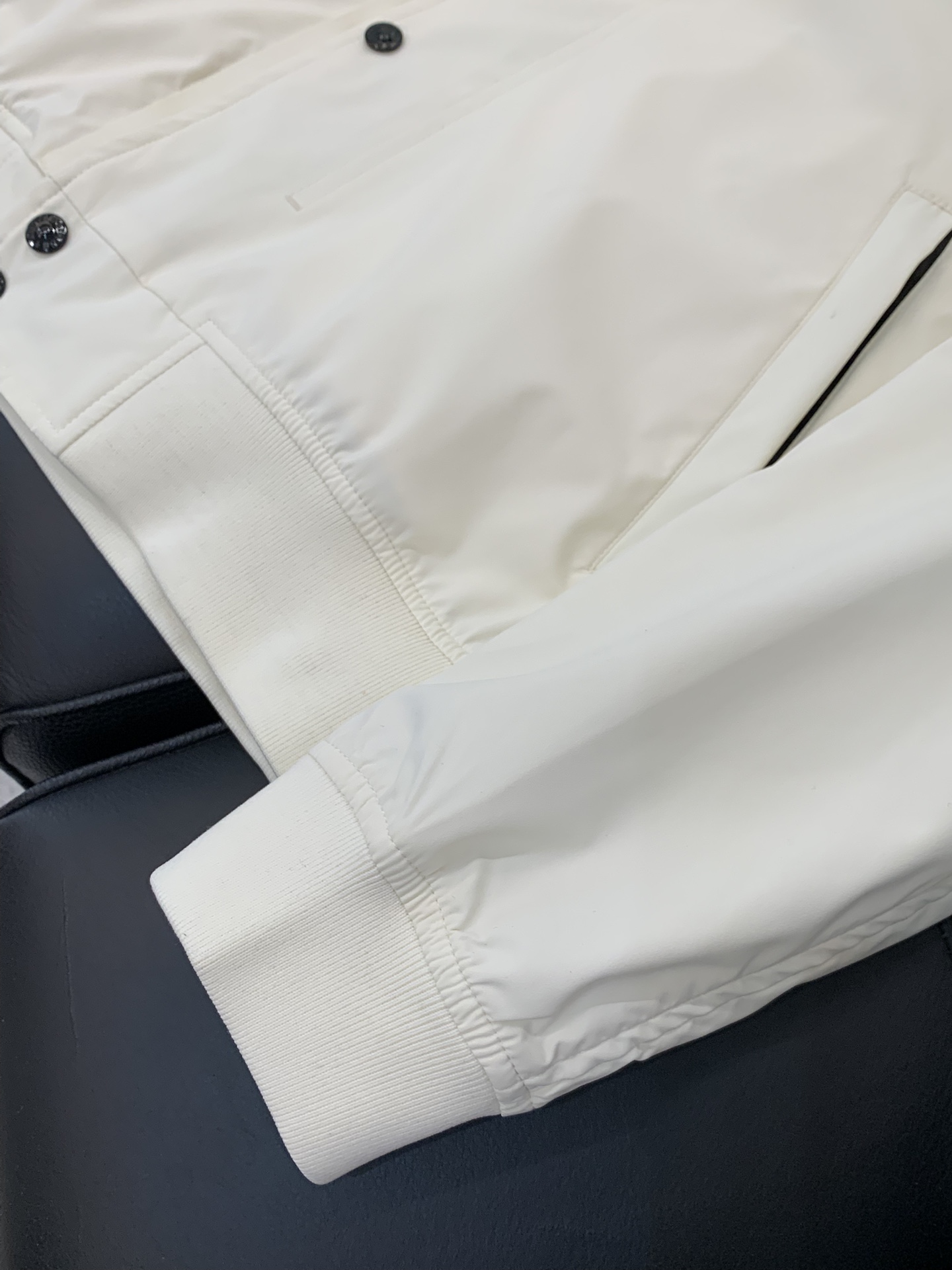 ，石头岛 只有原厂，才有味道！超帅气工装设计石头st欧洲贸易公司订单，欧洲进口原厂五金。日常通勤必备夹克