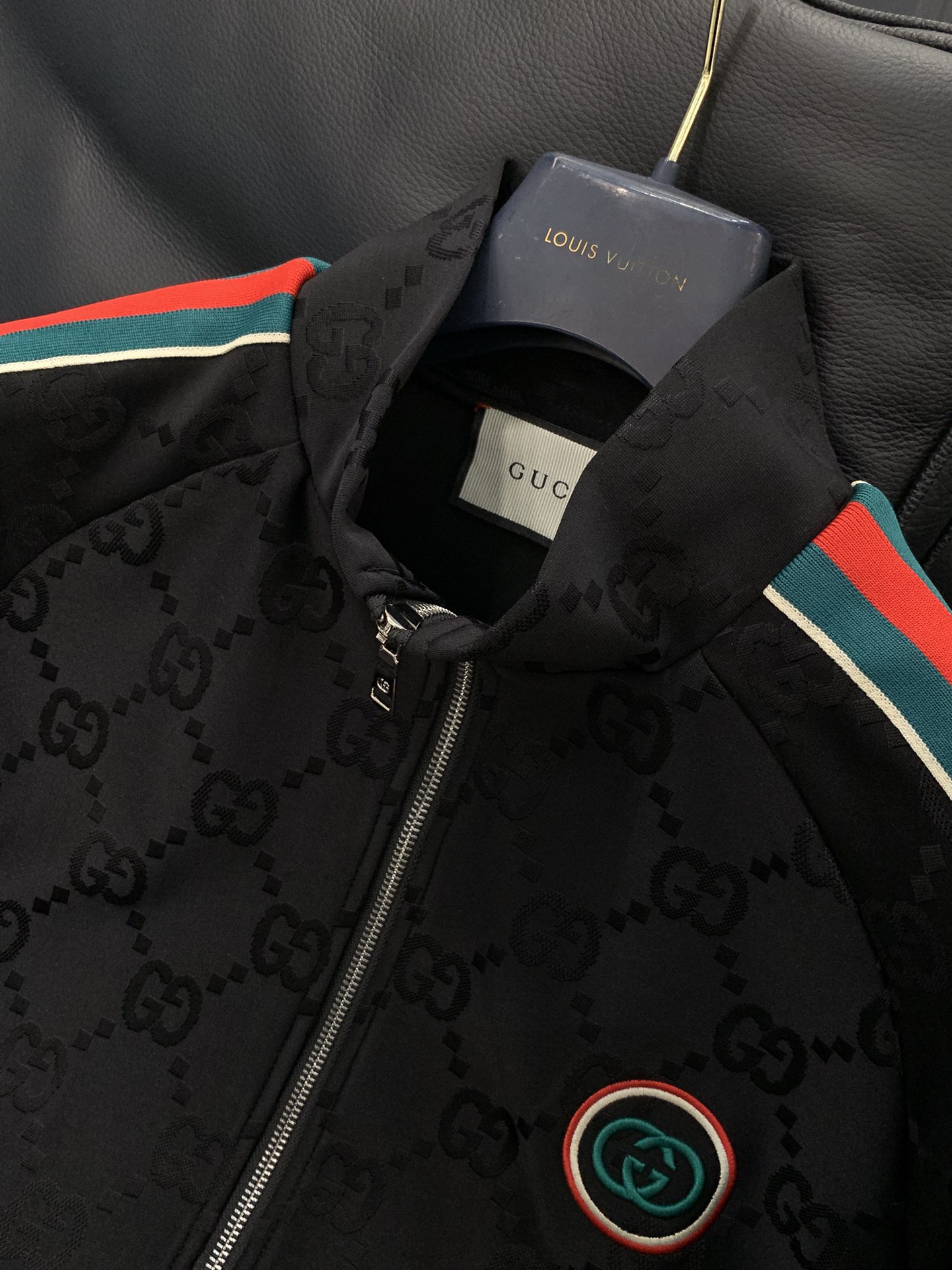 一套，GUCCI最新黑色 套装 一套出。材质 面料:棉32%锦纶63%氨纶5%里料:涤纶100%机洗，手