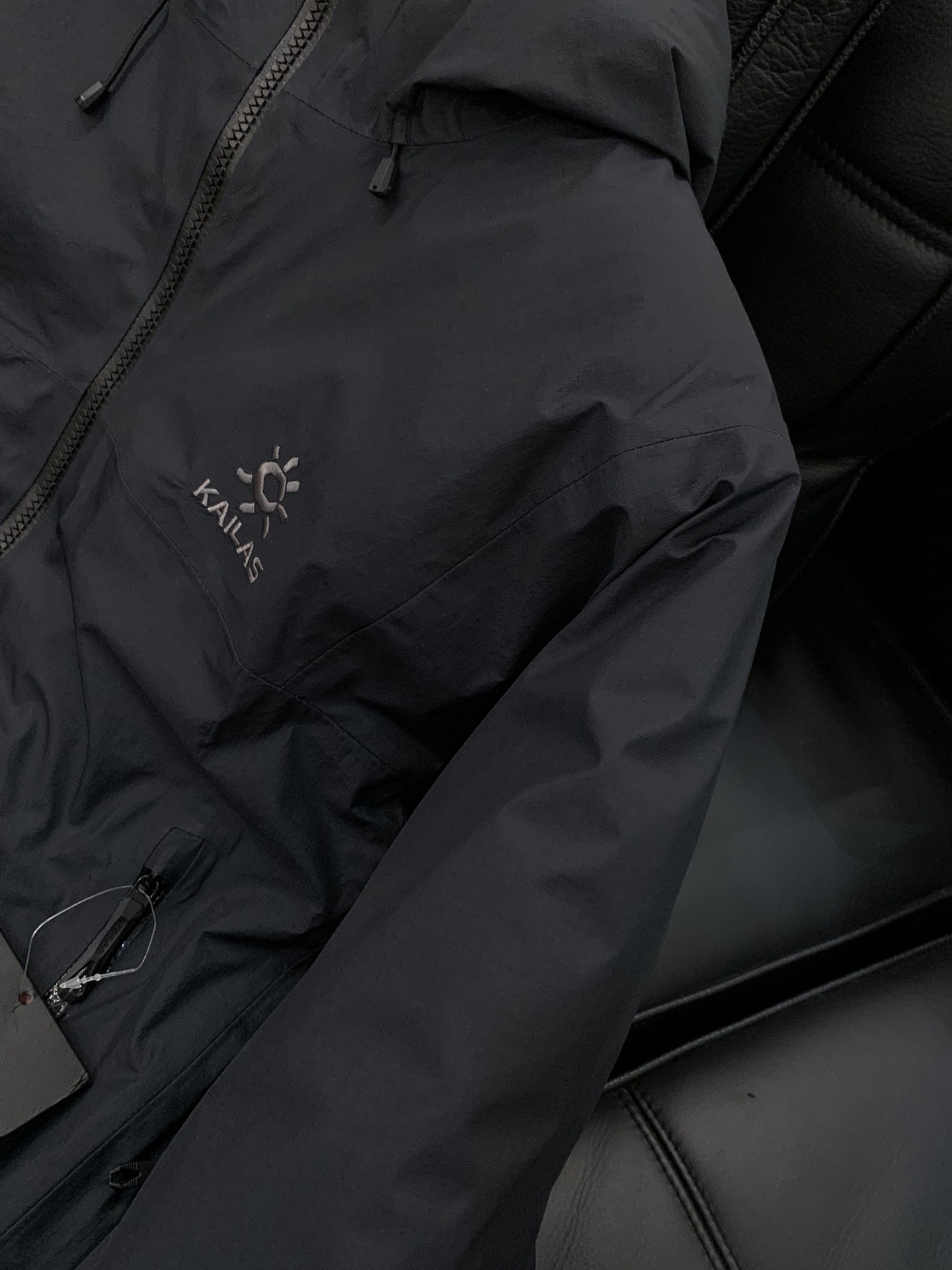 ，KAILAS 凯乐石，2025冬季新款，时尚休闲连帽羽绒服，专柜同步有售，原单狠货，顶级刺绣🪡➕印花工