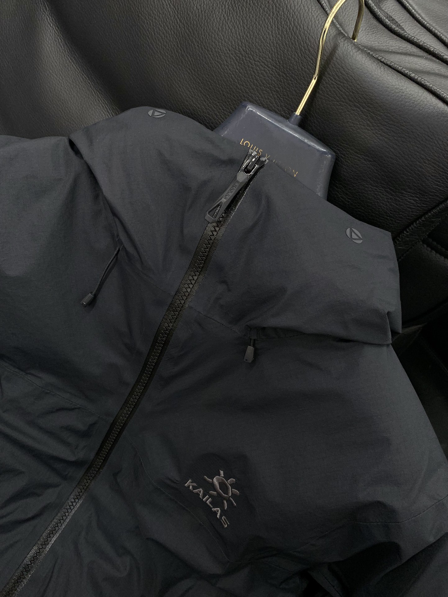 ，KAILAS 凯乐石，2025冬季新款，时尚休闲连帽羽绒服，专柜同步有售，原单狠货，顶级刺绣🪡➕印花工