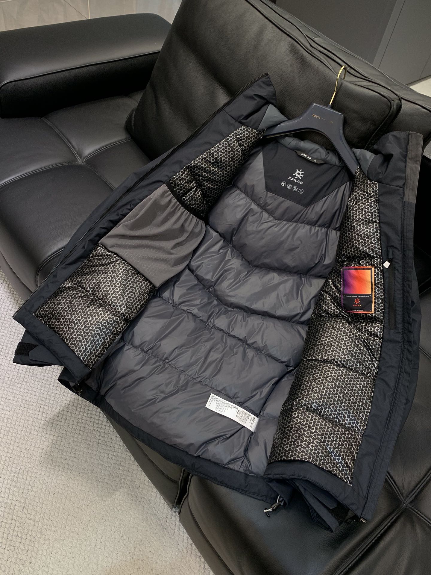 ，KAILAS 凯乐石，2025冬季新款，时尚休闲连帽羽绒服，专柜同步有售，原单狠货，顶级刺绣🪡➕印花工