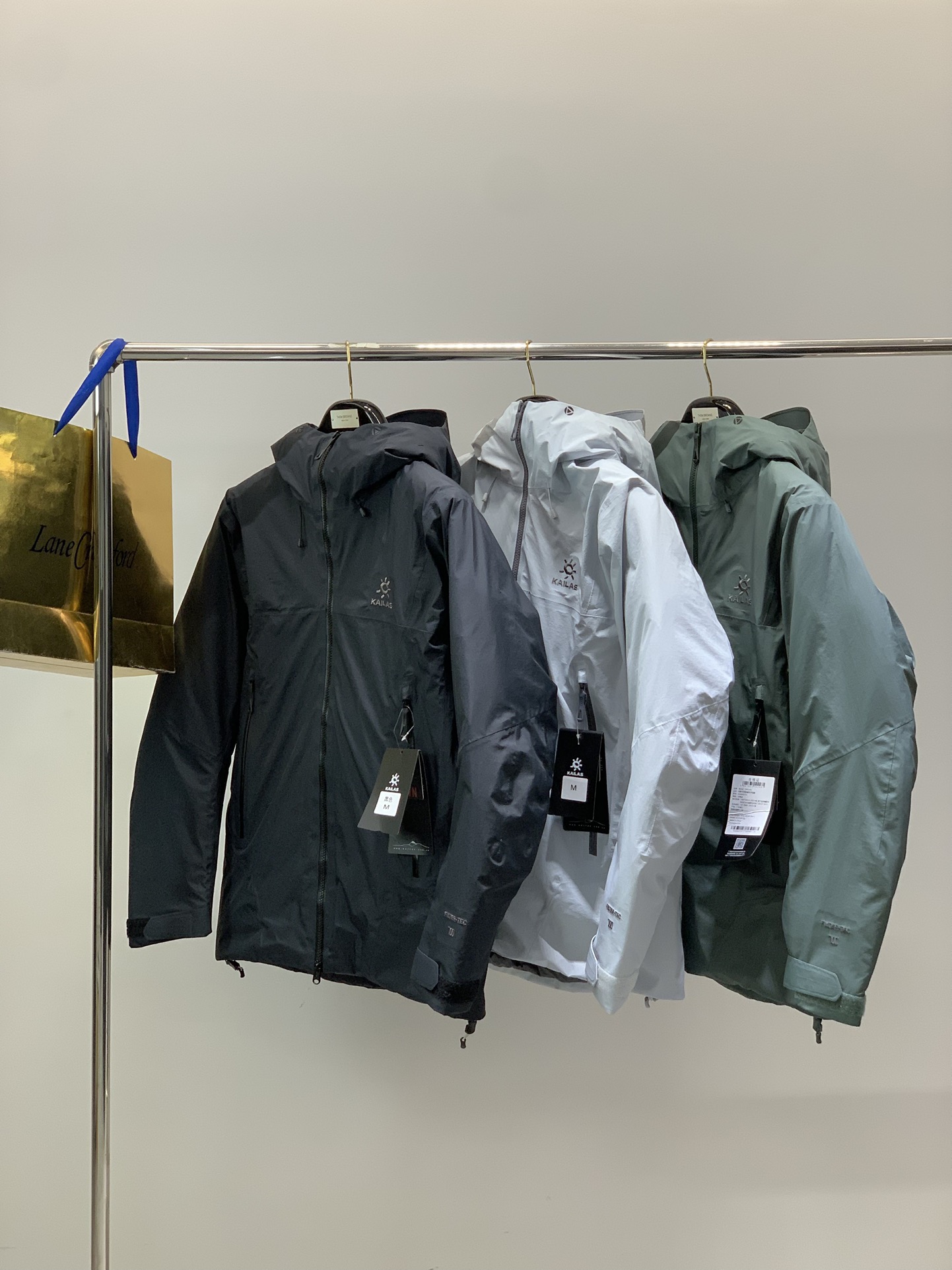 ，KAILAS 凯乐石，2025冬季新款，时尚休闲连帽羽绒服，专柜同步有售，原单狠货，顶级刺绣🪡➕印花工