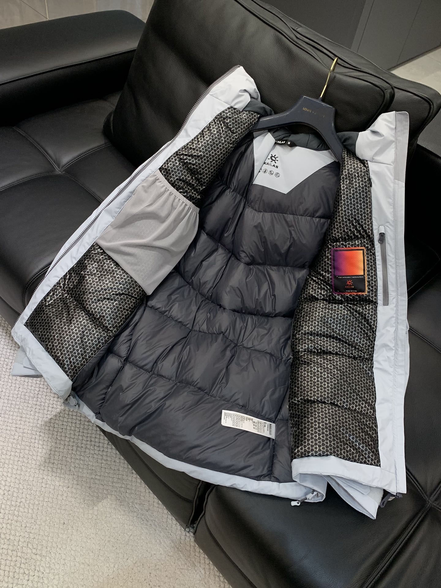 ，KAILAS 凯乐石，2025冬季新款，时尚休闲连帽羽绒服，专柜同步有售，原单狠货，顶级刺绣🪡➕印花工