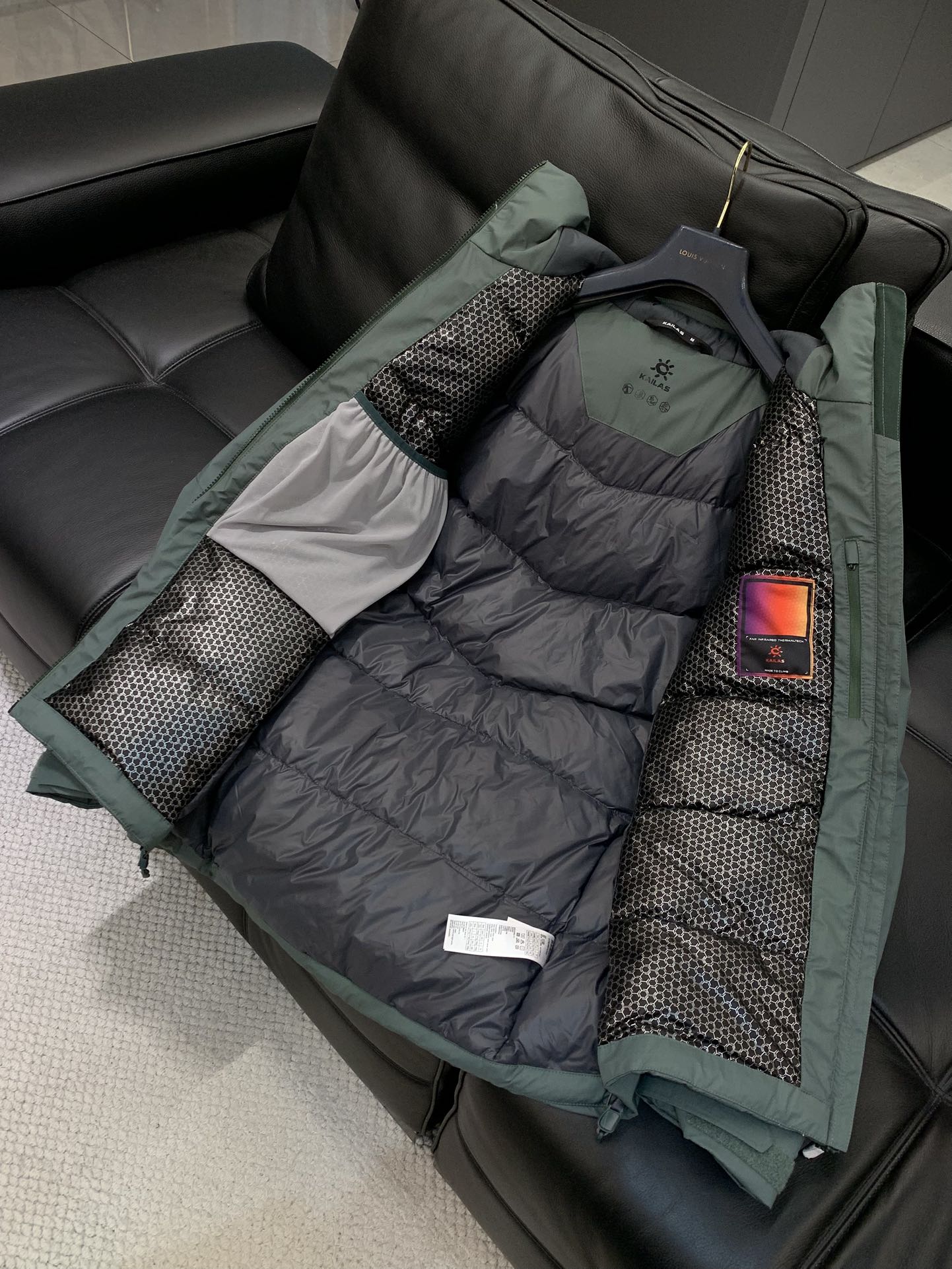 ，KAILAS 凯乐石，2025冬季新款，时尚休闲连帽羽绒服，专柜同步有售，原单狠货，顶级刺绣🪡➕印花工