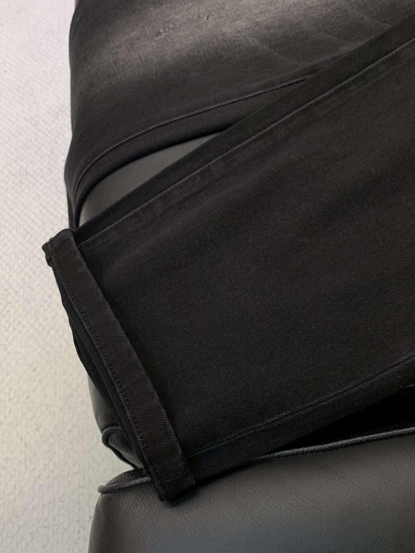 ，LouisVuitton 路易威登，2025秋季最新款，专柜同步有售，原单狠货，时尚休闲水洗牛仔裤，上