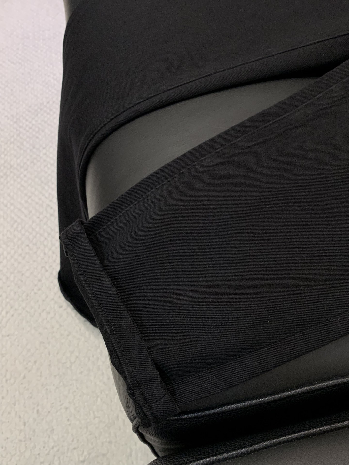 ，LouisVuitton 路易威登，2025秋季最新款，专柜同步有售，原单狠货，时尚休闲水洗牛仔裤，上