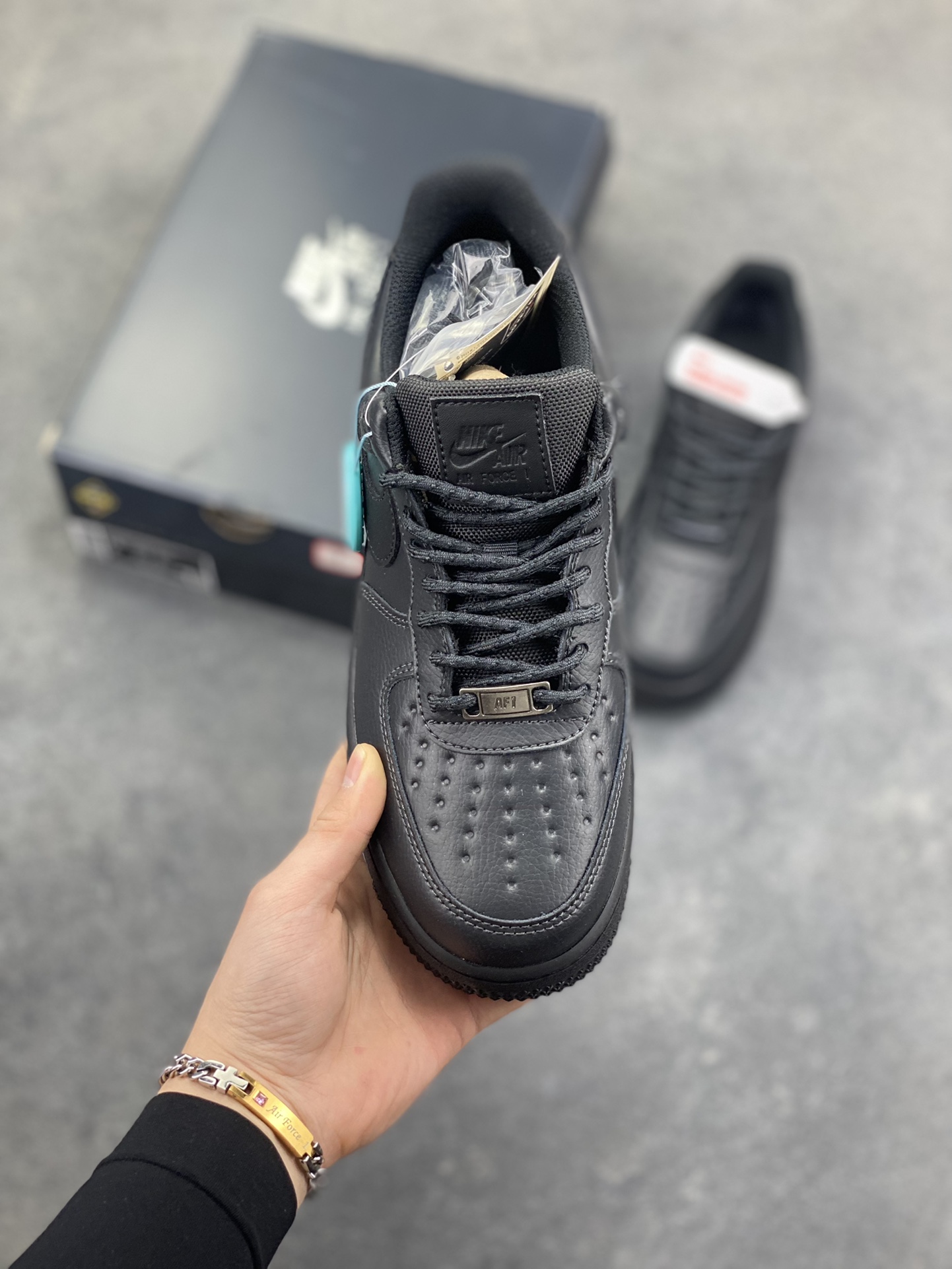 图片[2]-NIke Air Force 1 ‘07 Low 空军一号低帮 运动鞋 休闲鞋 折边针车 工艺难度大 原楦头原纸板 原装鞋盒 定制五金配件 内置全掌气垫 原厂鞋底 货号：HV5953-001 尺码：36 36.5 37.5 38 38.5 39 40 40.5 41 42 42.5 43 44 44.5 45-选品中心