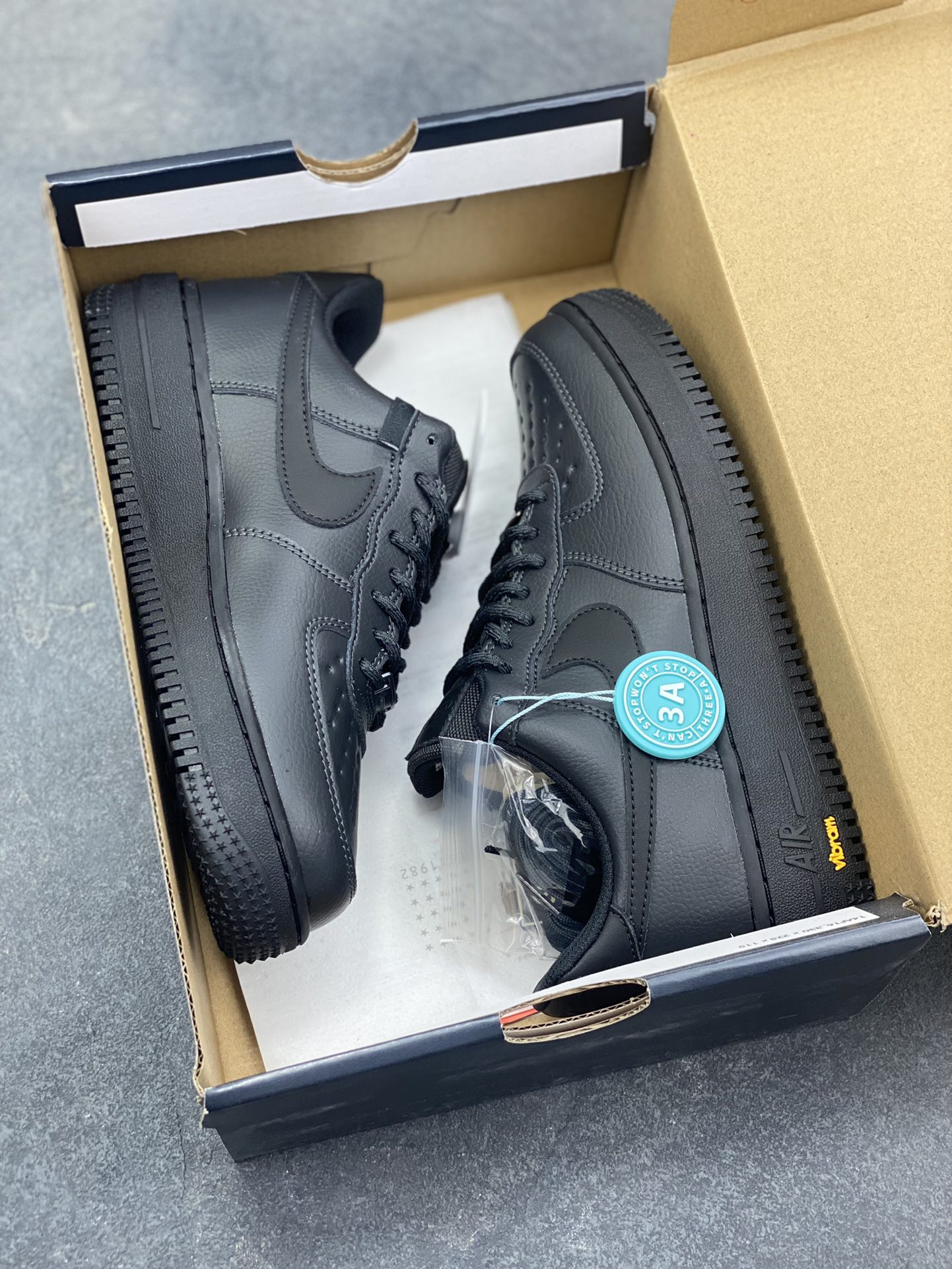 图片[9]-NIke Air Force 1 ‘07 Low 空军一号低帮 运动鞋 休闲鞋 折边针车 工艺难度大 原楦头原纸板 原装鞋盒 定制五金配件 内置全掌气垫 原厂鞋底 货号：HV5953-001 尺码：36 36.5 37.5 38 38.5 39 40 40.5 41 42 42.5 43 44 44.5 45-选品中心