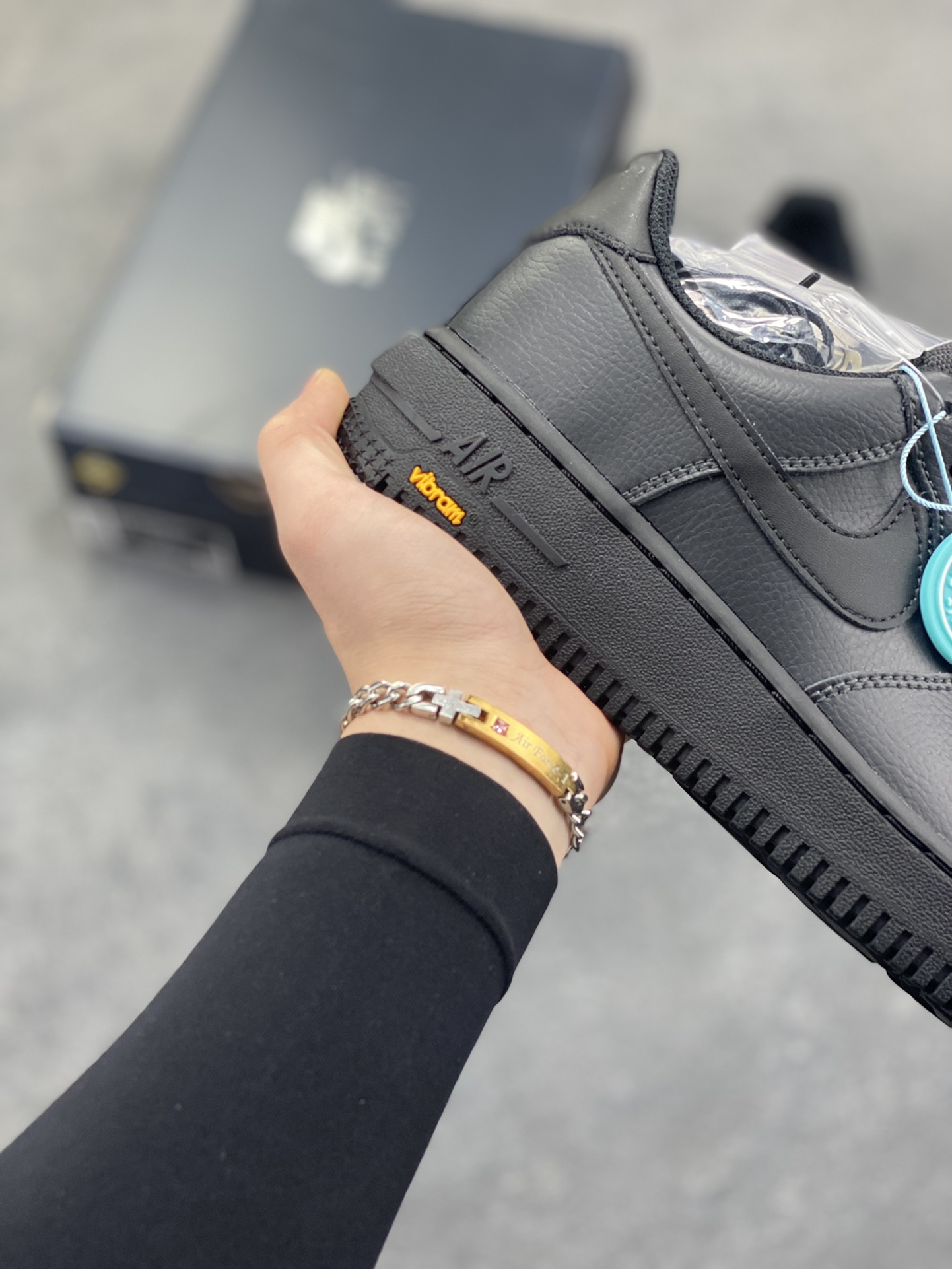 图片[6]-NIke Air Force 1 ‘07 Low 空军一号低帮 运动鞋 休闲鞋 折边针车 工艺难度大 原楦头原纸板 原装鞋盒 定制五金配件 内置全掌气垫 原厂鞋底 货号：HV5953-001 尺码：36 36.5 37.5 38 38.5 39 40 40.5 41 42 42.5 43 44 44.5 45-选品中心