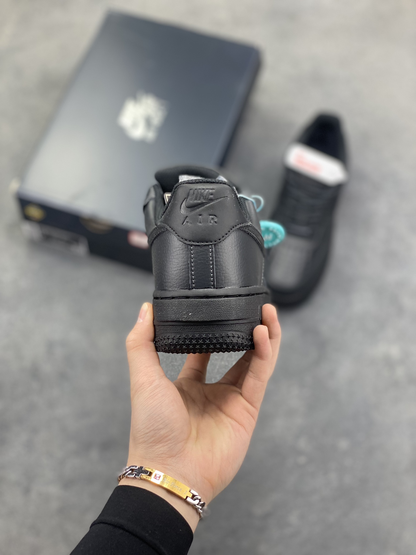 图片[4]-NIke Air Force 1 ‘07 Low 空军一号低帮 运动鞋 休闲鞋 折边针车 工艺难度大 原楦头原纸板 原装鞋盒 定制五金配件 内置全掌气垫 原厂鞋底 货号：HV5953-001 尺码：36 36.5 37.5 38 38.5 39 40 40.5 41 42 42.5 43 44 44.5 45-选品中心