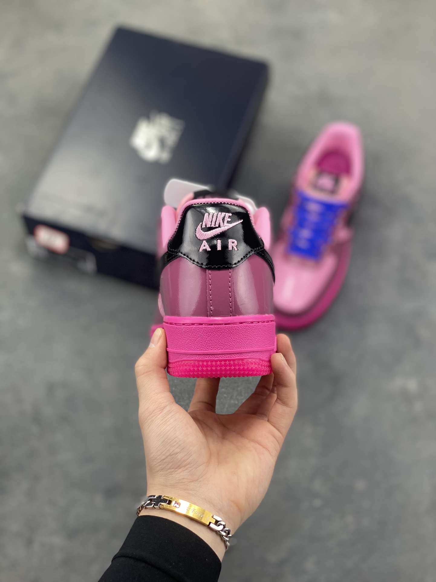 图片[4]-NIke Air Force 1 ‘07 Low 空军一号低帮 运动鞋 休闲鞋 折边针车 工艺难度大 原楦头原纸板 原装鞋盒 定制五金配件 内置全掌气垫 原厂鞋底 货号：IO4489-600 尺码：36 36.5 37.5 38 38.5 39 40 40.5 41 42 42.5 43 44 44.5 45-选品中心