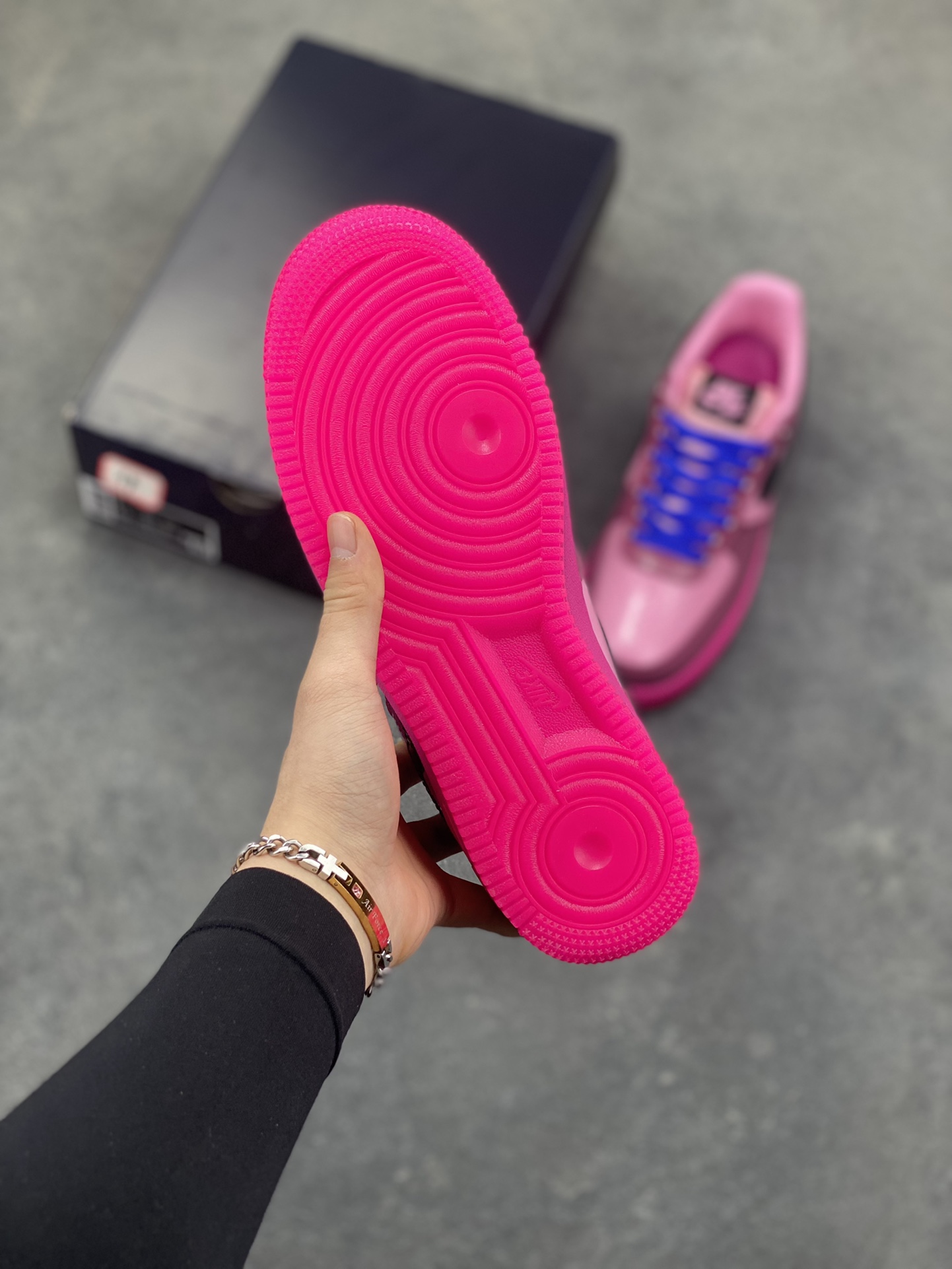 图片[5]-NIke Air Force 1 ‘07 Low 空军一号低帮 运动鞋 休闲鞋 折边针车 工艺难度大 原楦头原纸板 原装鞋盒 定制五金配件 内置全掌气垫 原厂鞋底 货号：IO4489-600 尺码：36 36.5 37.5 38 38.5 39 40 40.5 41 42 42.5 43 44 44.5 45-选品中心