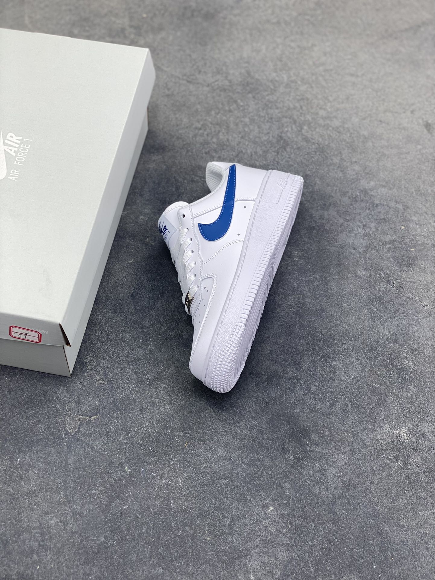 图片[7]-NIke Air Force 1 ‘07 Low 空军一号低帮 运动鞋 休闲鞋 折边针车 工艺难度大 原楦头原纸板 原装鞋盒 定制五金配件 内置全掌气垫 原厂鞋底 货号：FJ4146-123 尺码：36 36.5 37.5 38 38.5 39 40 40.5 41 42 42.5 43 44 44.5 45-选品中心