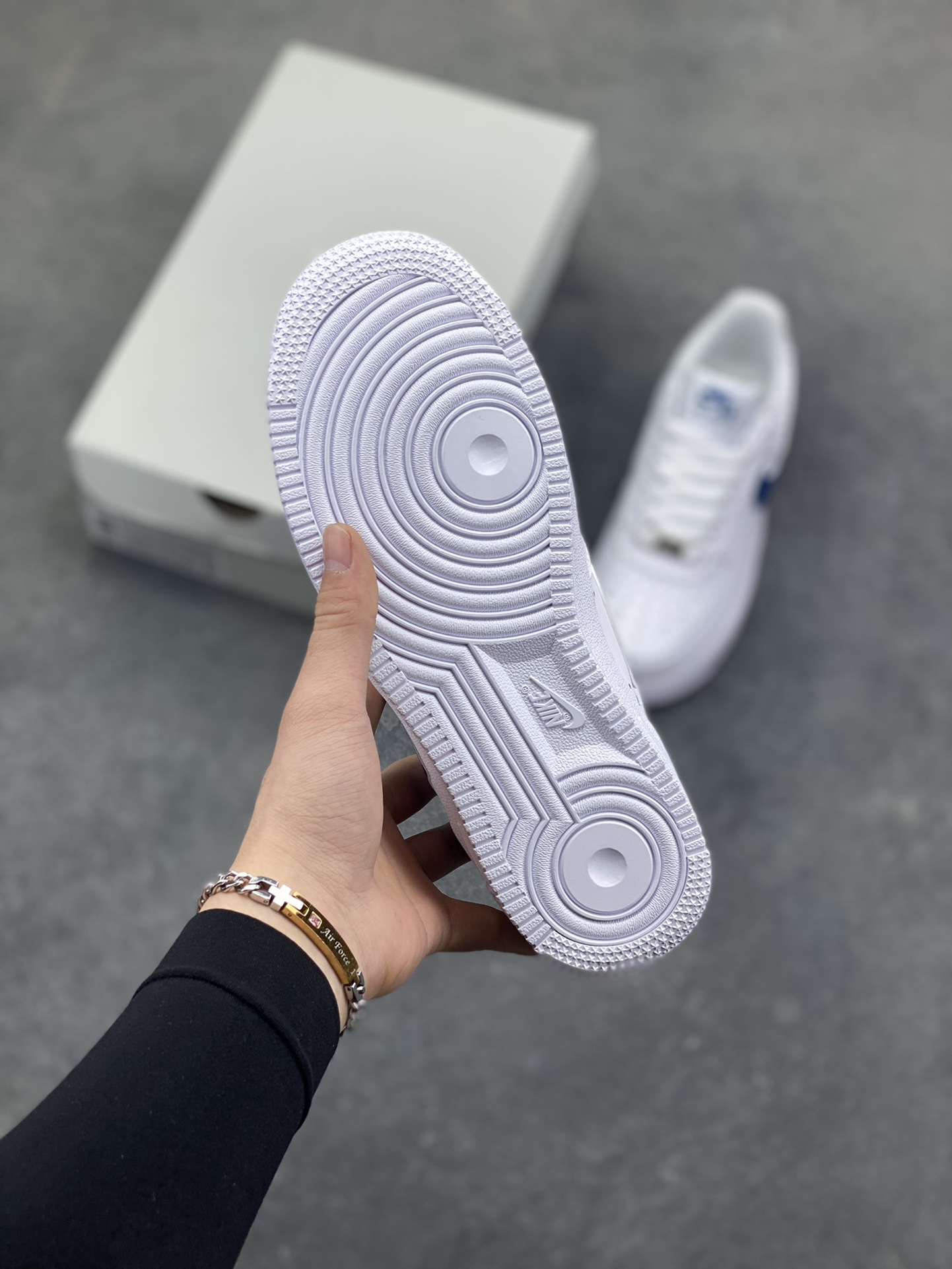 图片[5]-NIke Air Force 1 ‘07 Low 空军一号低帮 运动鞋 休闲鞋 折边针车 工艺难度大 原楦头原纸板 原装鞋盒 定制五金配件 内置全掌气垫 原厂鞋底 货号：FJ4146-123 尺码：36 36.5 37.5 38 38.5 39 40 40.5 41 42 42.5 43 44 44.5 45-选品中心