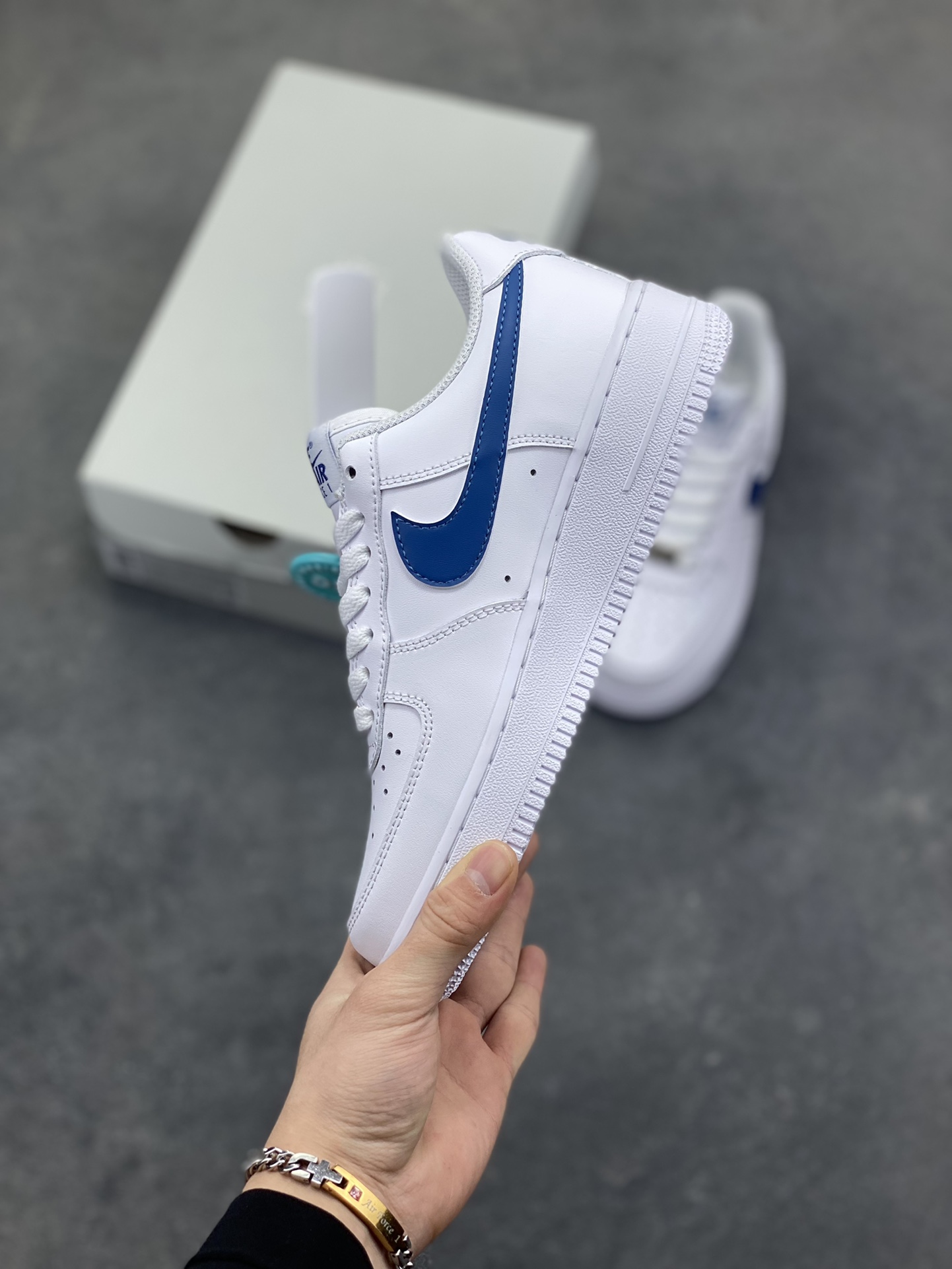 图片[3]-NIke Air Force 1 ‘07 Low 空军一号低帮 运动鞋 休闲鞋 折边针车 工艺难度大 原楦头原纸板 原装鞋盒 定制五金配件 内置全掌气垫 原厂鞋底 货号：FJ4146-123 尺码：36 36.5 37.5 38 38.5 39 40 40.5 41 42 42.5 43 44 44.5 45-选品中心