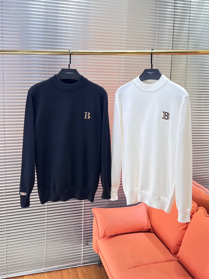 Burberry 巴宝莉2025秋冬新品圆领毛衣，本品演绎当代极简主义，采用69%羊毛、16%天丝与15