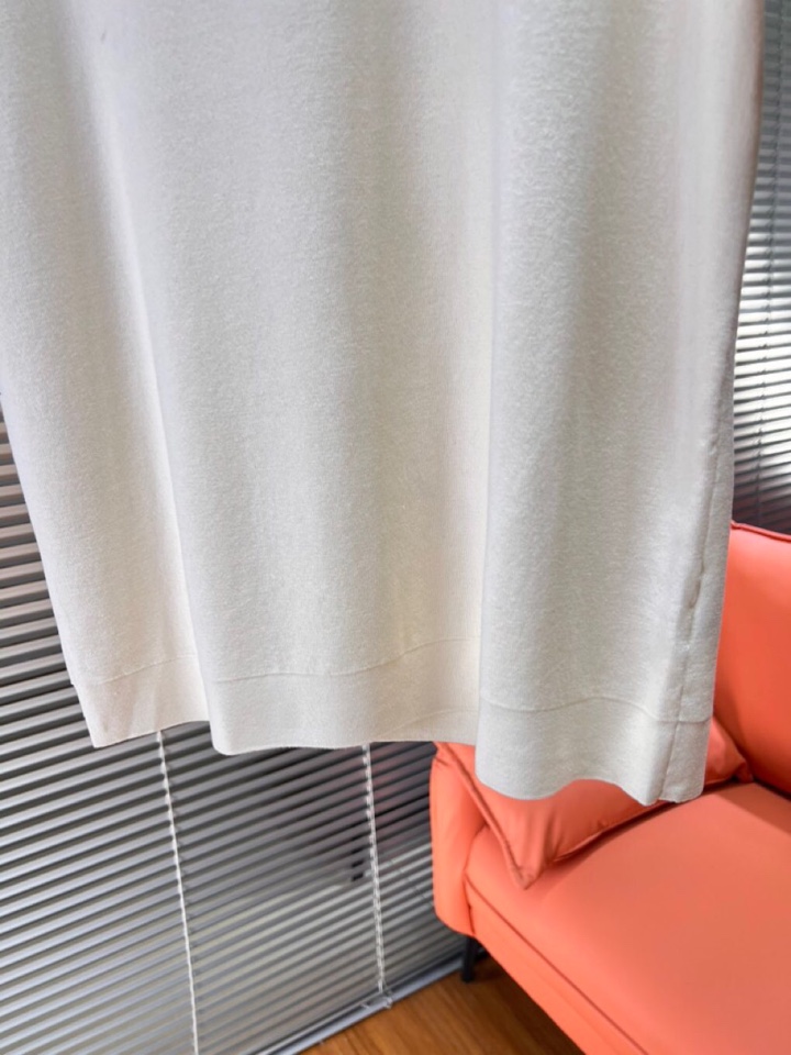 Brunello Cucinelli BC 2025秋冬新款翻领短袖毛衣羊毛针织衫，此款针织单穿，打底时