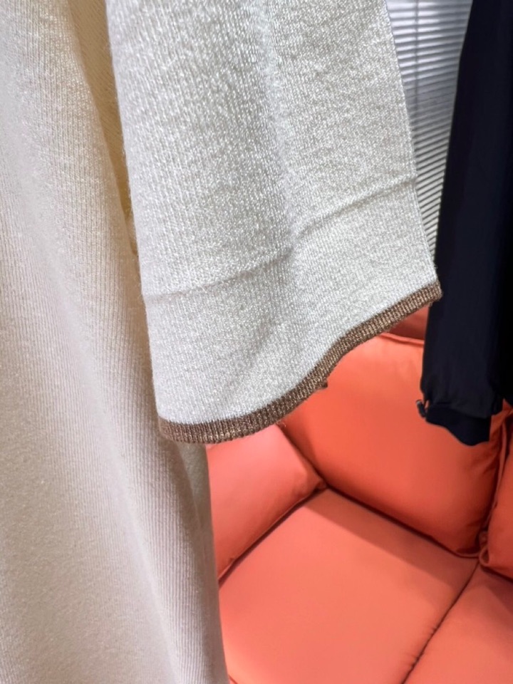 Brunello Cucinelli BC 2025秋冬新款翻领短袖毛衣羊毛针织衫，此款针织单穿，打底时