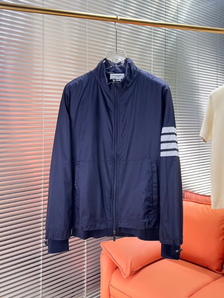 THOM BROWNE 汤姆布朗 TB高版本双层休闲四杠梭织立领夹克 \n码数：1-5 颜色：藏青、（下