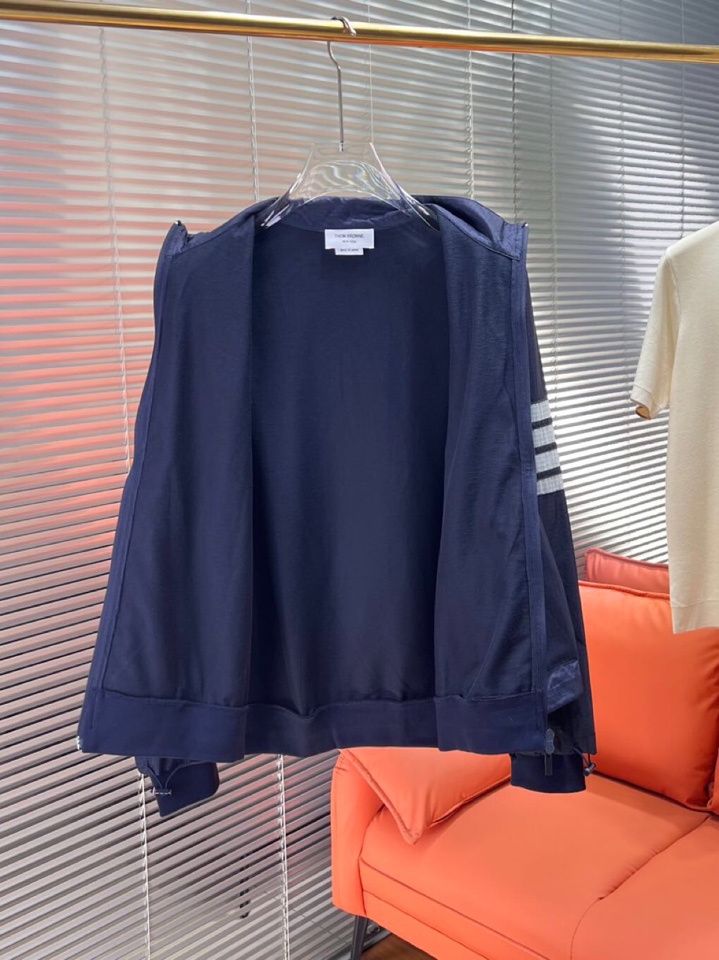 THOM BROWNE 汤姆布朗 TB高版本双层休闲四杠梭织立领夹克 \n码数：1-5 颜色：藏青、（下