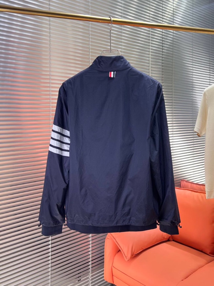 THOM BROWNE 汤姆布朗 TB高版本双层休闲四杠梭织立领夹克 \n码数：1-5 颜色：藏青、（下