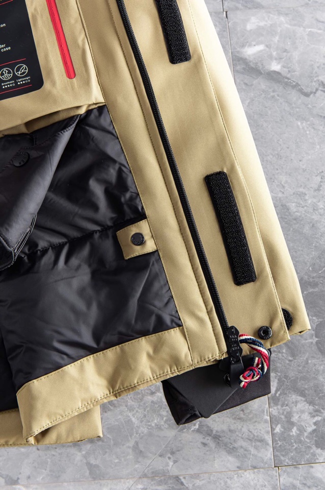 Moncler 蒙口秋冬爆款羽绒服🏈90白鸭绒顶级轻奢羽绒服！经典工艺羽绒服舒适顶级品质羽绒服！💋尺码：