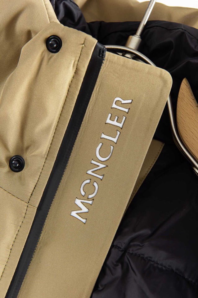 Moncler 蒙口秋冬爆款羽绒服🏈90白鸭绒顶级轻奢羽绒服！经典工艺羽绒服舒适顶级品质羽绒服！💋尺码：