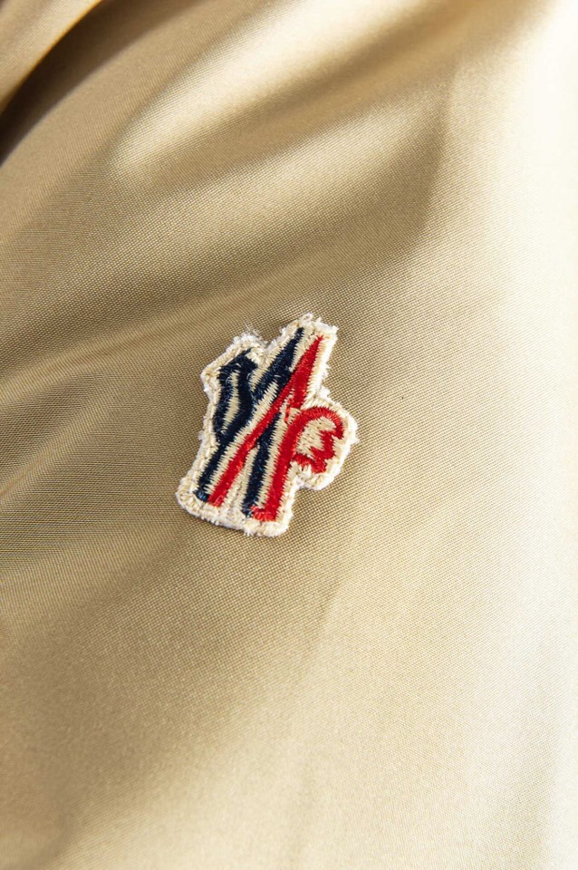 Moncler 蒙口秋冬爆款羽绒服🏈90白鸭绒顶级轻奢羽绒服！经典工艺羽绒服舒适顶级品质羽绒服！💋尺码：