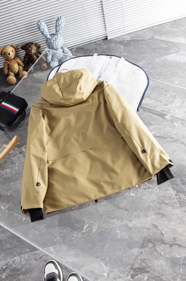 Moncler 蒙口秋冬爆款羽绒服🏈90白鸭绒顶级轻奢羽绒服！经典工艺羽绒服舒适顶级品质羽绒服！💋尺码：