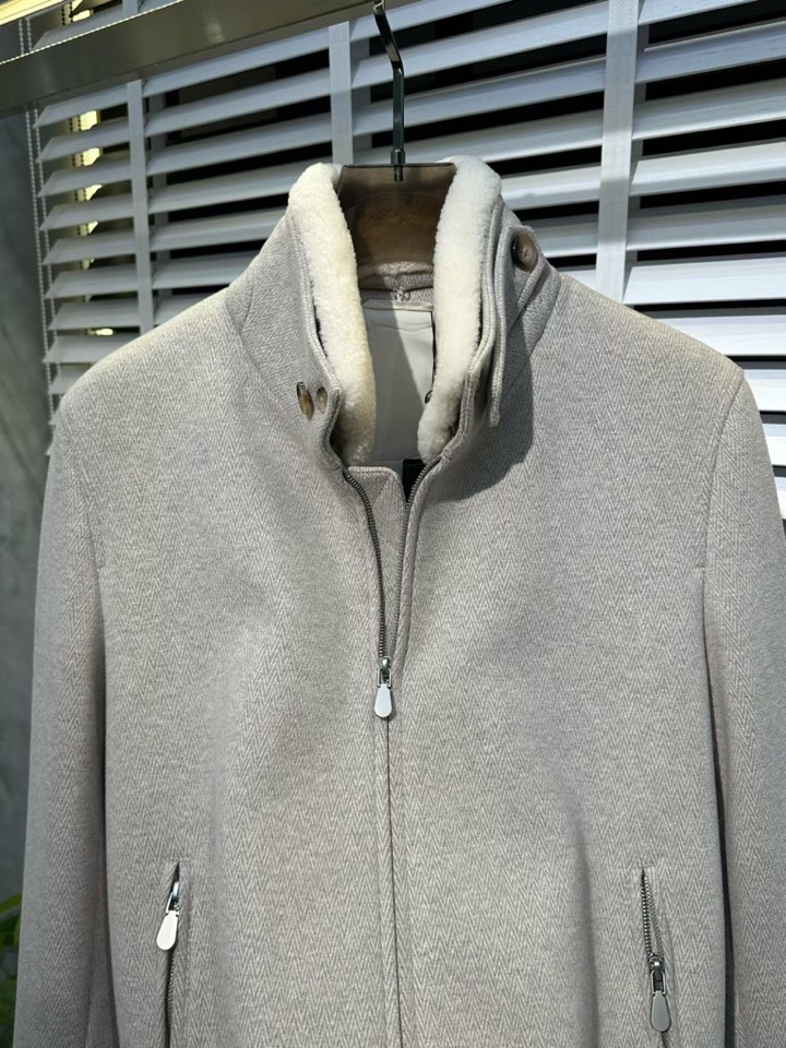 Brunello Cucinelli BC羊毛立领夹克外套➕百分百羊羔毛领 [色]可拆卸 ， 高奢内敛低