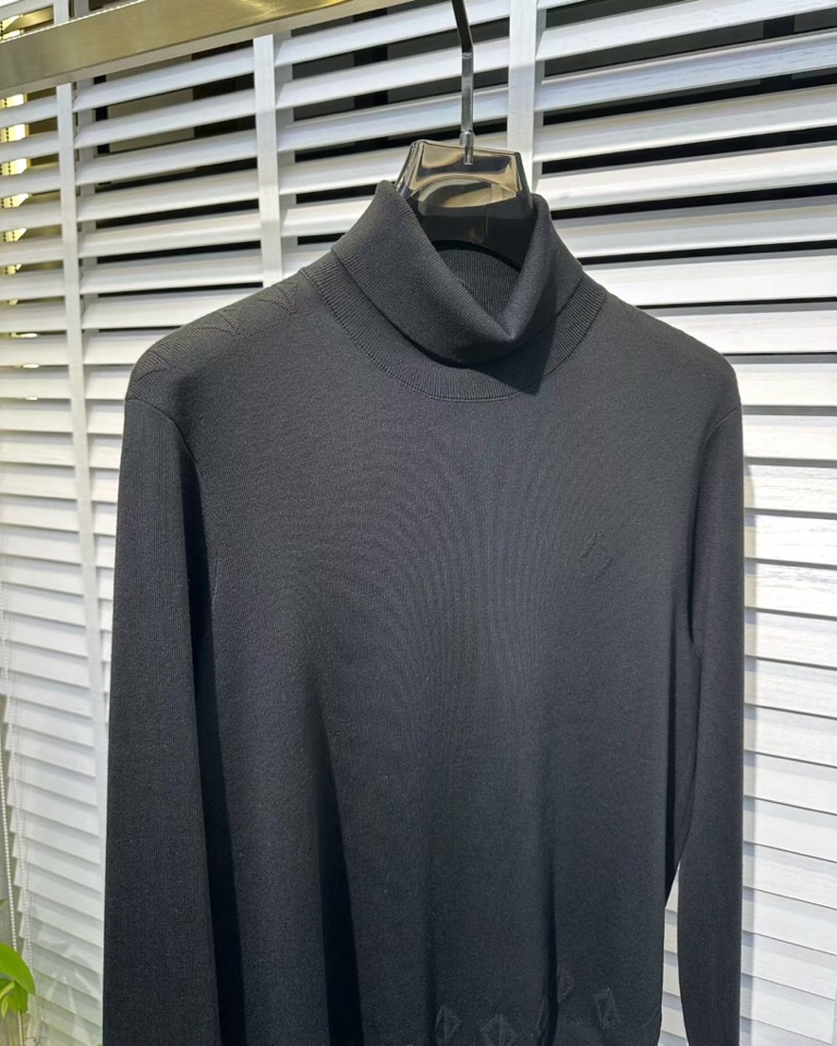 Dior 迪奥2025FW男士秋冬季高领毛衣羊毛衫，休闲日常穿搭单品！上身修饰身形、定制面料将时装美学和