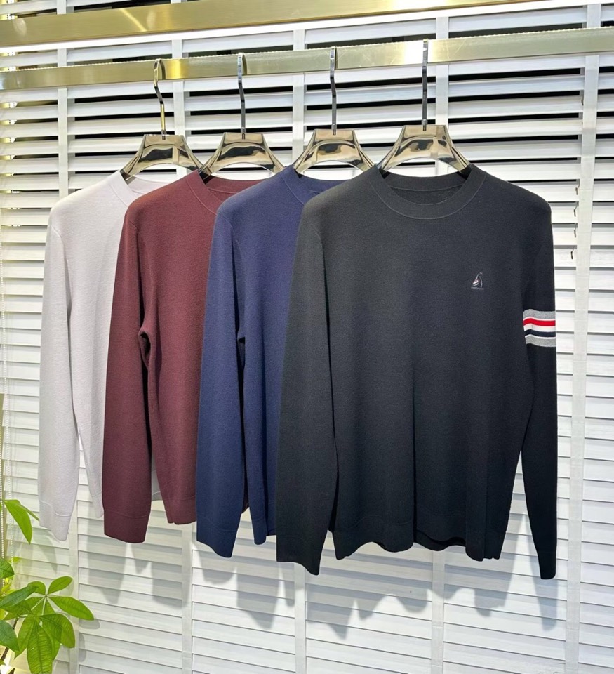 THOM BROWNE 汤姆布朗 TB2025FW男士秋冬季圆领毛衣羊毛衫，休闲日常穿搭单品！上身修饰身