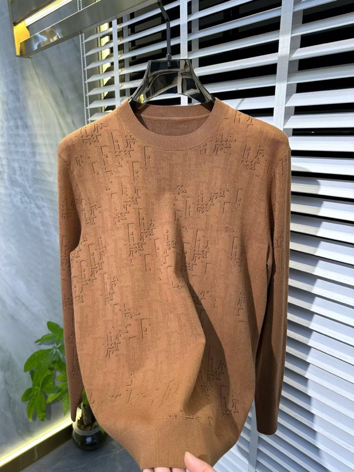 Dior 迪奥2025FW男士秋冬季圆领毛衣羊毛衫，休闲日常穿搭单品！上身修饰身形、定制面料将时装美学和