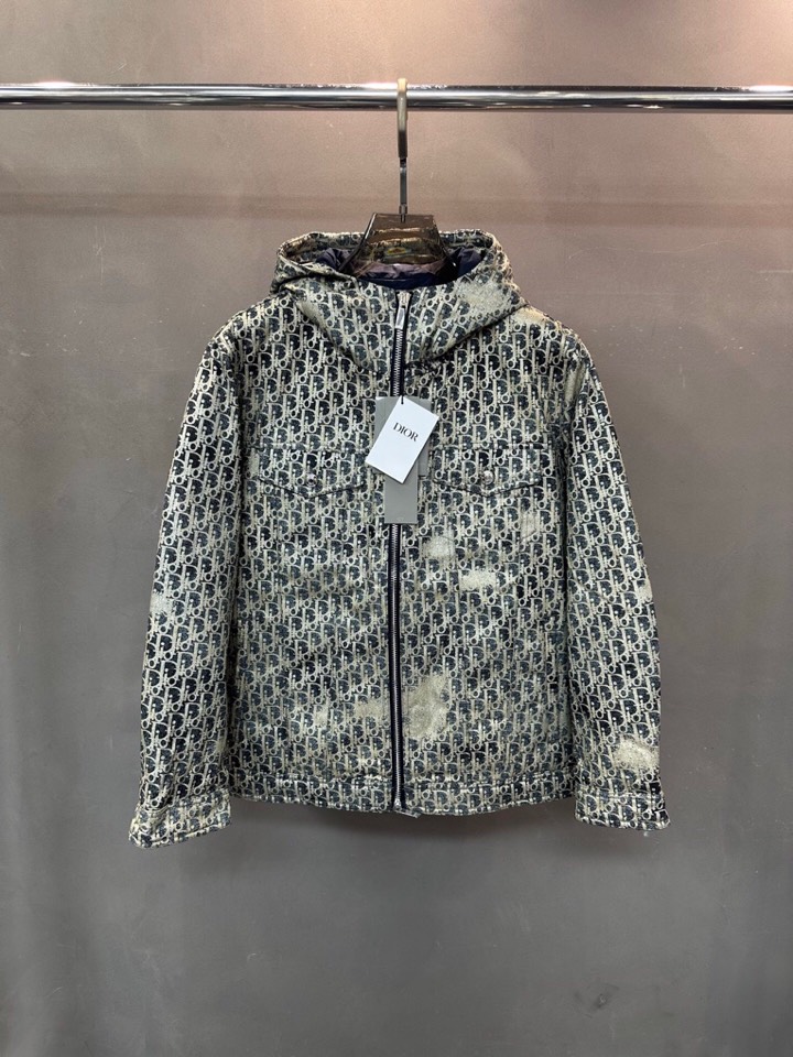 Dior 迪奥提花连帽羽绒服外套 满身logo印花设计\n颜色:黑 浅蓝 烫金 灰色\n码数: S M 