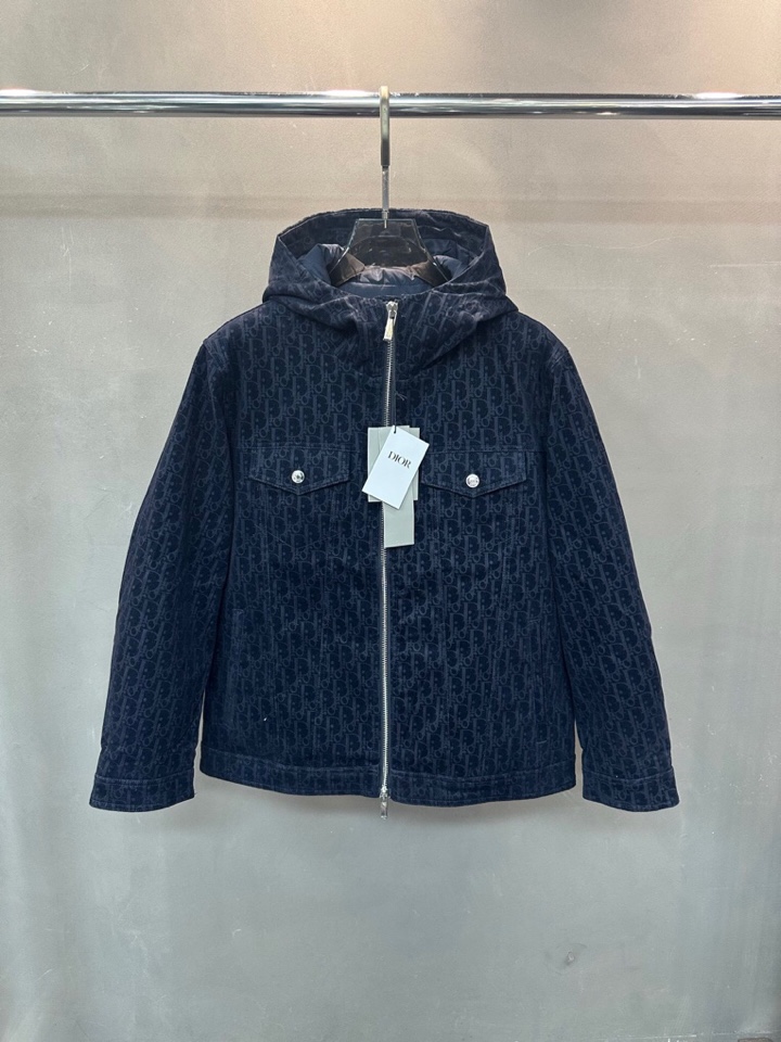 Dior 迪奥提花连帽羽绒服外套 满身logo印花设计\n颜色:黑 浅蓝 烫金 灰色\n码数: S M 